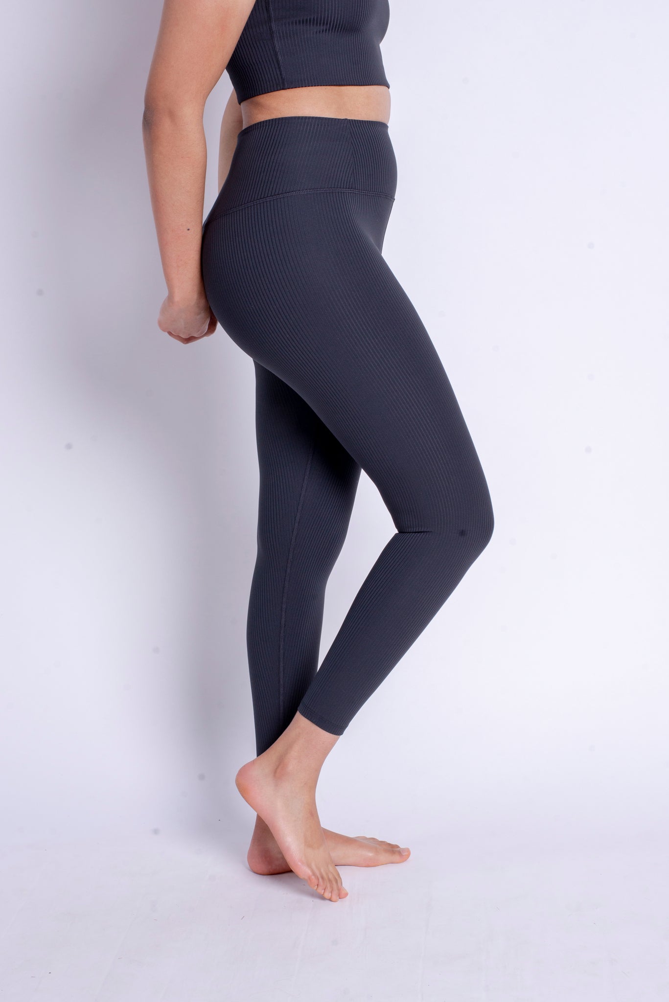 Solid High Rise Ribbed Knit Leggings